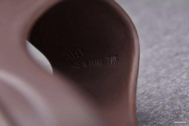 G55495 Adidas Yeezy Soot Slide 1029